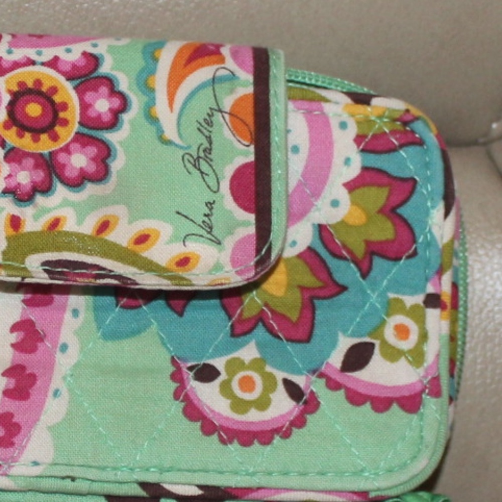 Vera Bradley Tutti Frutti Smartphone Wristlet